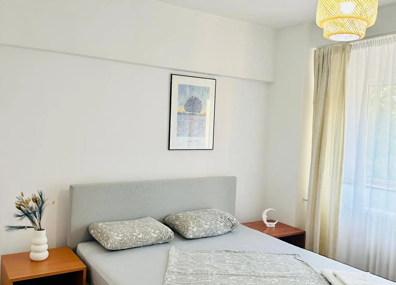 Tranquil Unirii Residence - Elegant & Spacious Living With Parking Steps From Parliament 0*, Bucarest Romania