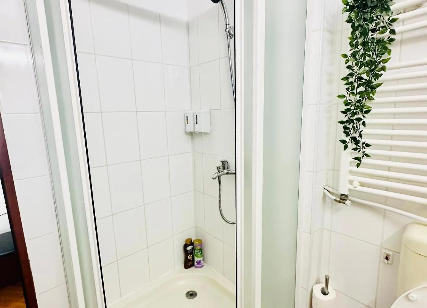 Appartamento Tranquil Unirii Residence - Elegant & Spacious Living With Parking Steps From Parliament Romania