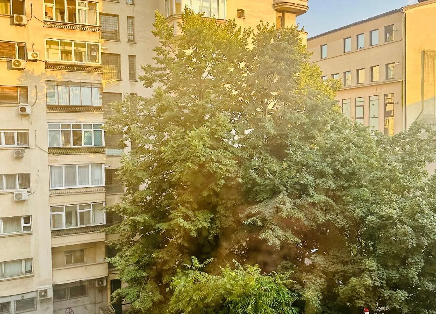 Appartamento Tranquil Unirii Residence - Elegant & Spacious Living With Parking Steps From Parliament