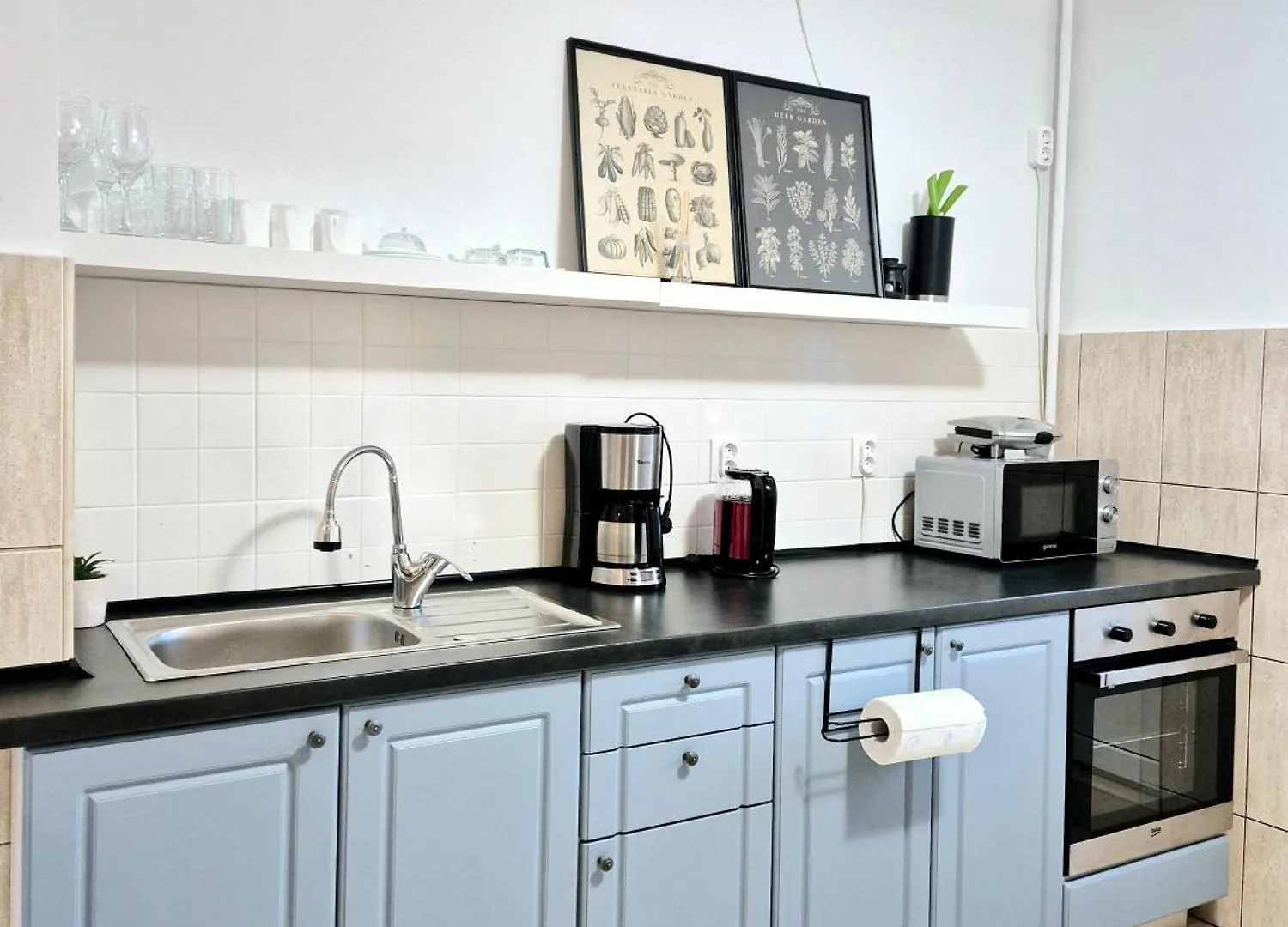 Tranquil Unirii Residence - Elegant & Spacious Living With Parking Steps From Parliament Bucarest