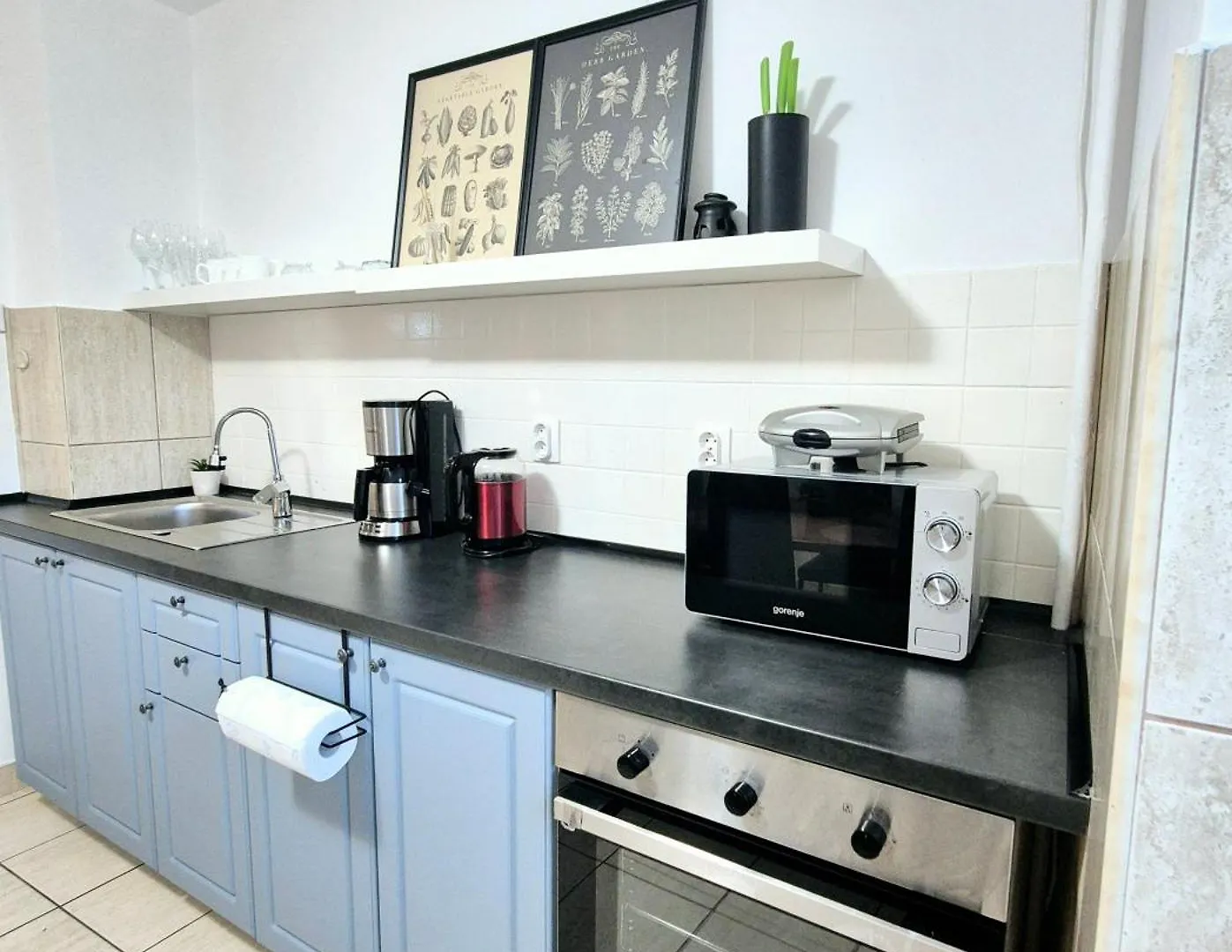 Tranquil Unirii Residence - Elegant & Spacious Living With Parking Steps From Parliament
